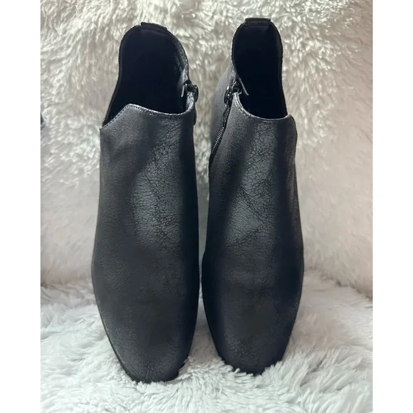 WOMEN'S Low Cut Zip On Booties - Size 7 - Picture 7 of 10